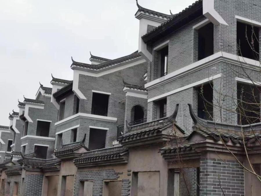 新華聯(lián)銅官窯古鎮(zhèn)(新華聯(lián)銅官窯文化旅游園)法拍房B01-02-03#棟101、201、301房（別墅）