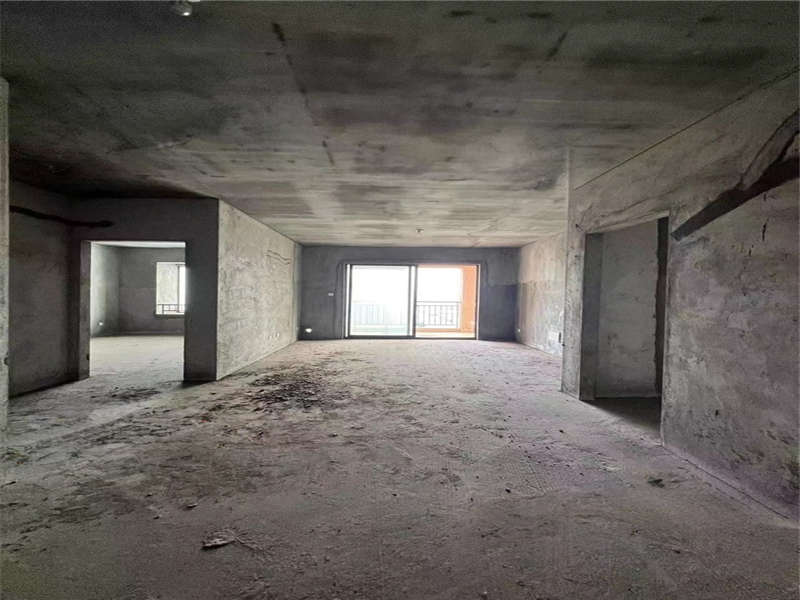 三一街區(qū)法拍房一期4、5棟2602號及地下室-1336號不動(dòng)產(chǎn)（實(shí)勘地庫車位編號C073）